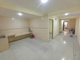 Disewakan segera rumah Sunter Danau jalan Raya cocok utk Usaha/kantor