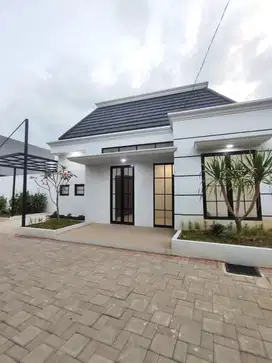 RUMAH CANTIK MODERN SIAP HUNI DI APIT 2 PINTU TOL