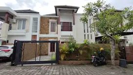 Dijual Rumah Mewah & Cantik di Area Perumahan One Gate Sistem di Nusa