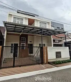 ️BARU ️Rumah 2,5 Lantai diPerum Ketintang Madya Surabaya.