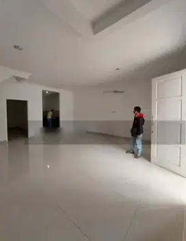 Di Sewakan Rumah City Resort Jakarta Barat Full Bangunan