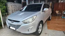 Dijual Mobil Hyundai Tucson matic 2.0L 2011