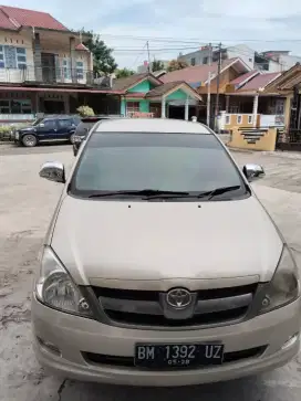 Kijang Innova E 2.0 Euro 2008