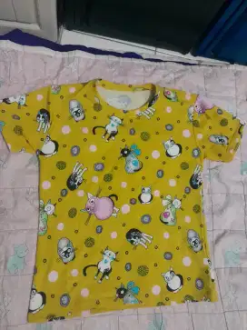 Kaos Wanita Untuk usia 23-30 Tahun