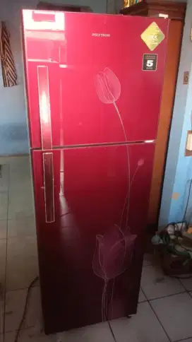 DIJUAL kulkas masih bagus seperti baru no minus Polytron 2pintu