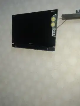 Tv polytron bazzoke 32 inchi