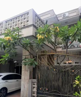 Rumah di kavling posisi Hook Di kelapa 2 Wetan Ciracas Jakarta Timur