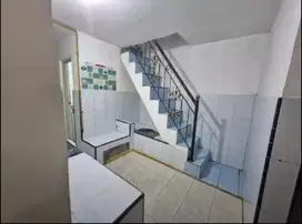 disewakan rumah second terawat di Area Ploso, Surabaya