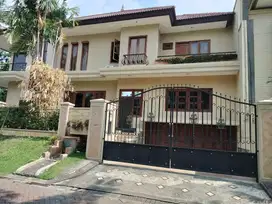 Rumah mewah graha family dekat pakuwon mall bukit darmo golf