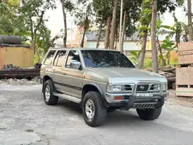 NISSAN TERRANO GRANDROAD 1997