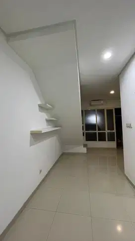 DISEWA RUMAH 2 LANTAI PIK 1 LAYAR PERMAI UK 4x12 ADA 3 AC HARGA MURAH