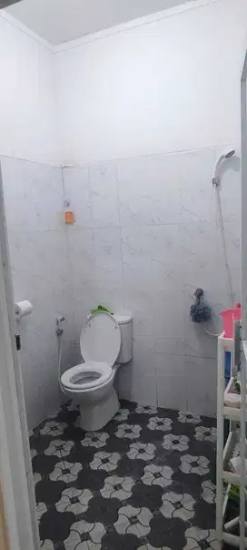 DIJUAL RUMAH 2LT DI KRESEK INDAH UK.6X15m2 HDP UTARA HARGA NEPIS