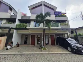 Rumah Cantik 3 Lantai Murah di Bintaro