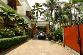 DIJUAL RUMAH SUPER MEWAH LOKASI PREMIUM DI MENTENG JAKARTA PUSAT