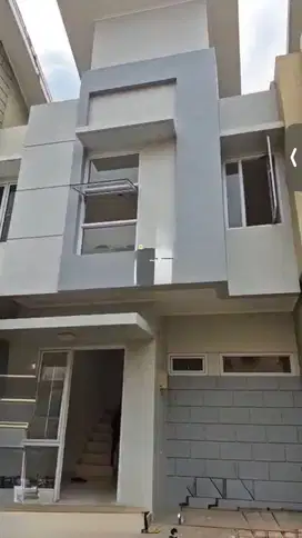 JUAL MURAH Rumah Cantik di Cluster Arcadia Gading Serpong