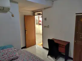 Kost Lengkap dilewati Jak Lingko di Jakarta Pusat