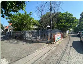 Rumah Lama Harga Hitung Tanah di Jalan Kinibalu Tengah Kota Surabaya