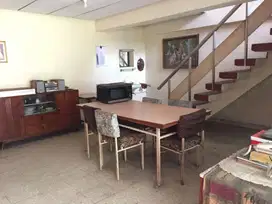 Rumah Lama di Mainroad Burangrang Lengkong Cocok Untuk Kantor Cafe