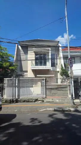KVN DIJUAL RUMAH MEWAH DI KOMPLEK ISTIMEWAH DIPONEGORO DEKAT KARTINI