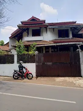 Rumah Di Jalan Utama Cigadung Raya Cocok Untuk Hunian Kantor