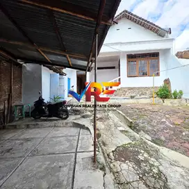 KOST 7 KAMAR DI PUSAT KAMPUS JEMBER