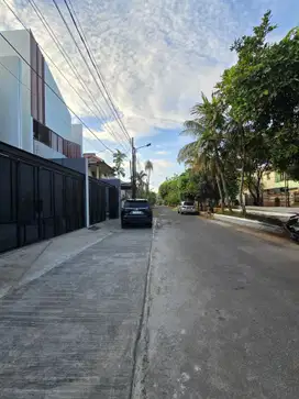 Rumah modern siap huni dalam komplek di duren sawit