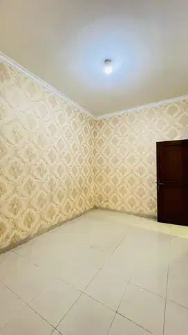 Rumah secondary bagus terawat dlm komplek ada security di Condet