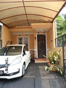 Dijual Rumah 2 Lantai Metro Permata Karang Tengah Strategis Siap huni