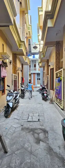Rumah 2 Lantai Siap Huni Gembong Surabaya SHM