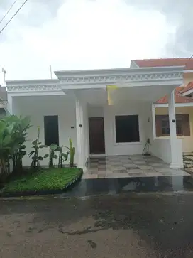 Di jual rumah siap huni modern clasik Sentul city