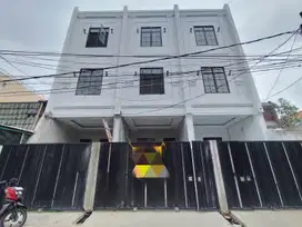 Dijual Rumah baru 3 lt 4 x 18 m2 di Duri Kepa Jakbar Model Amerika cla
