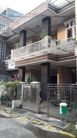 DIJUAL RUMAH LOKASI STRATEGIS DI KRANGGAN PERMAI