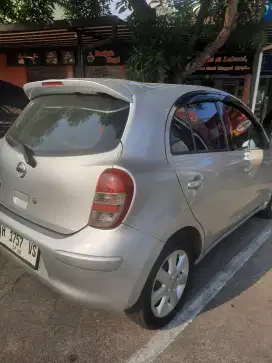 Nissan March 2011 JUAL BU MOBIL SIGESIT IRIT