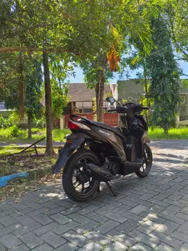 HONDA BEAT DELUXE CBS ISS (TIPE TERTINGGI)
