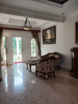 DISEWAKAN RUMAH 2 LANTAI DI KOTA WISATA CIBUBUR