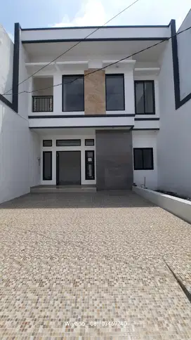Rumah Kawasan Kenjeran di Jalan Lebak Arum Baru Gres Siap Huni