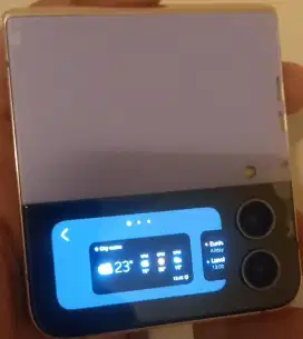 Samsung Z Flip 4 5G SEIN 8/256 LCD dalam mati
