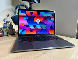 MacBook Pro 2022 M2 - RAM 8GB / SSD 256GB / Retina Display 13.3