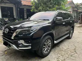 Toyota Fortuner VRZ 2.4 4x2 tahun 2022