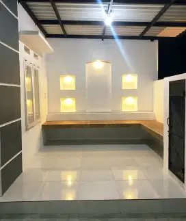 Dinding partisi dan wallpanel plafon