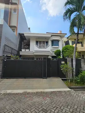 Rumah semi furnished 2.5 lantai 10 x 21 PIK Jakarta Utara