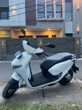 Honda Cuv E type standar, putih masih baru