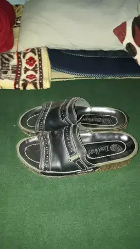 Sandal indian asli
