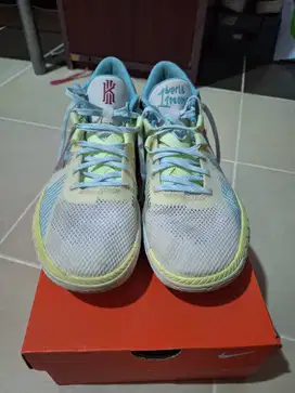 kyrie flytrap V