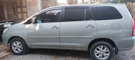 Toyota Kijang Innova 2005 Bensin