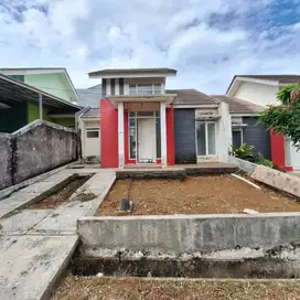 Di Jual Murah Rumah Semi Real Estate/Real Estate Gold 120m (2629)