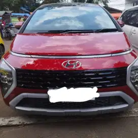 Hyundai Stargazer 1.5 Prime THN 2022 warna merah two tone Captain seat