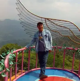 Cari kerja sebagai driver pribadi.office.