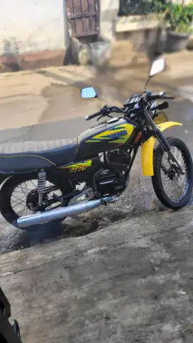 Yamaha YT 115 thn 2003 plat Hitam bonus sepeda cruiser