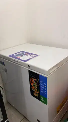 Dijual chest freezer RSA CF 210 seperti baru!